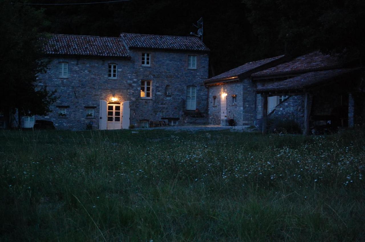 Country-Chic B&B "Il Pozzo E La Macina" Bardi Luaran gambar
