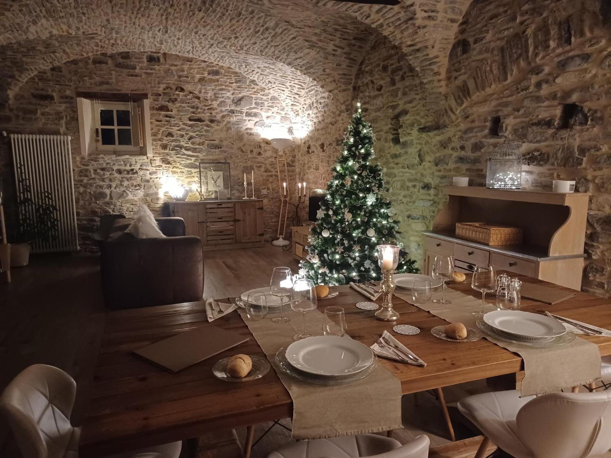 Country-Chic B&B "Il Pozzo E La Macina" Bardi Luaran gambar