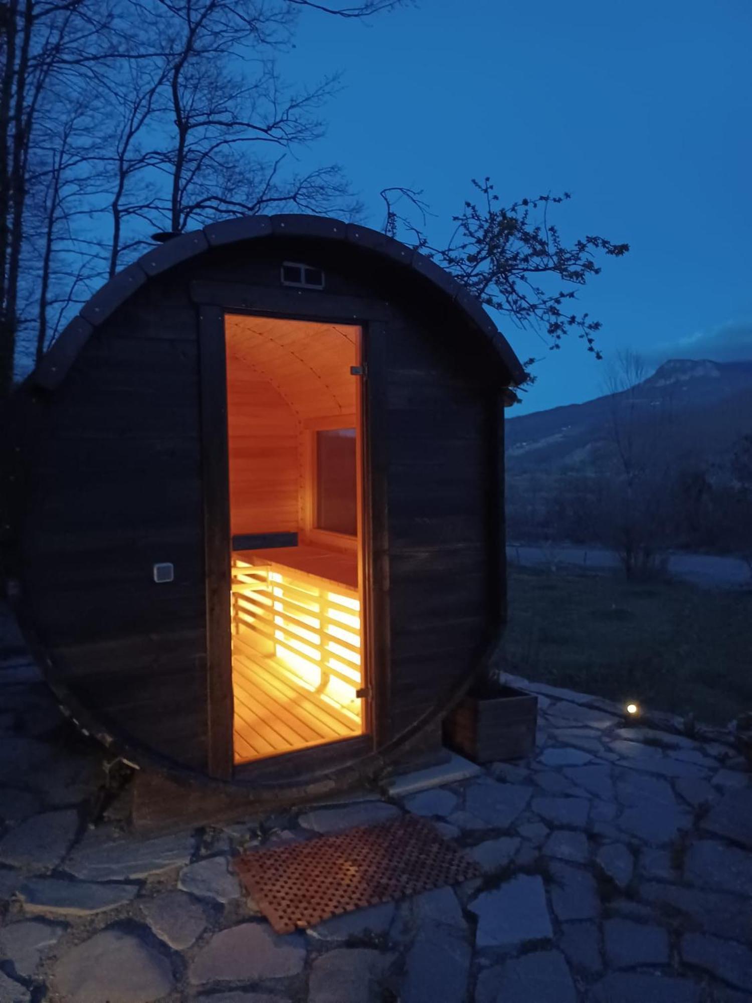 Country-Chic B&B "Il Pozzo E La Macina" Bardi Luaran gambar